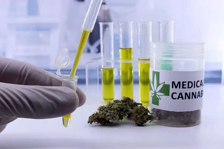 What Are The Benefits & Effects of Vaping CBD?