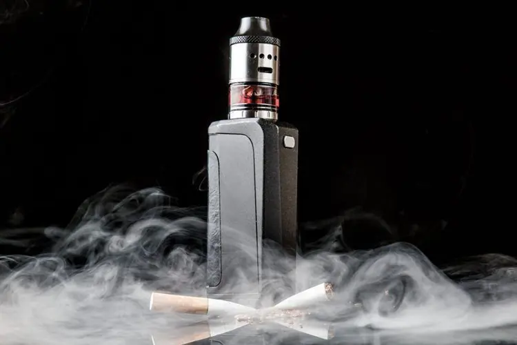 smoking-rate-drops-below-15%-thanks-to-vaping-2